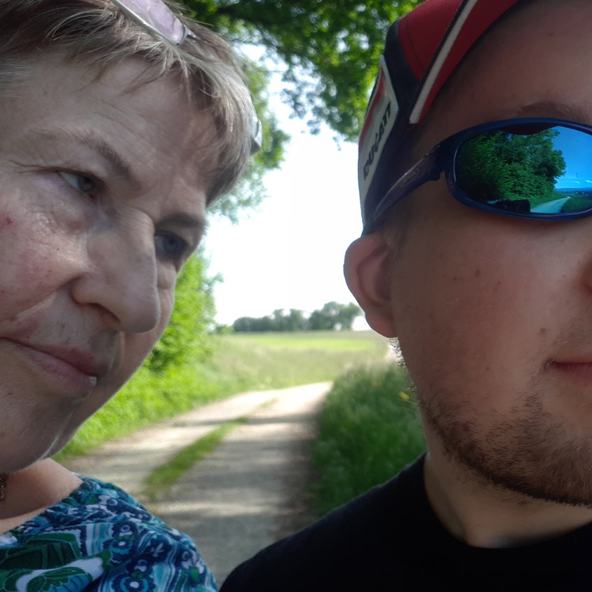 Porträt Monika Fahrny mit Sohn Porträt Monika Fahrny mit Sohn